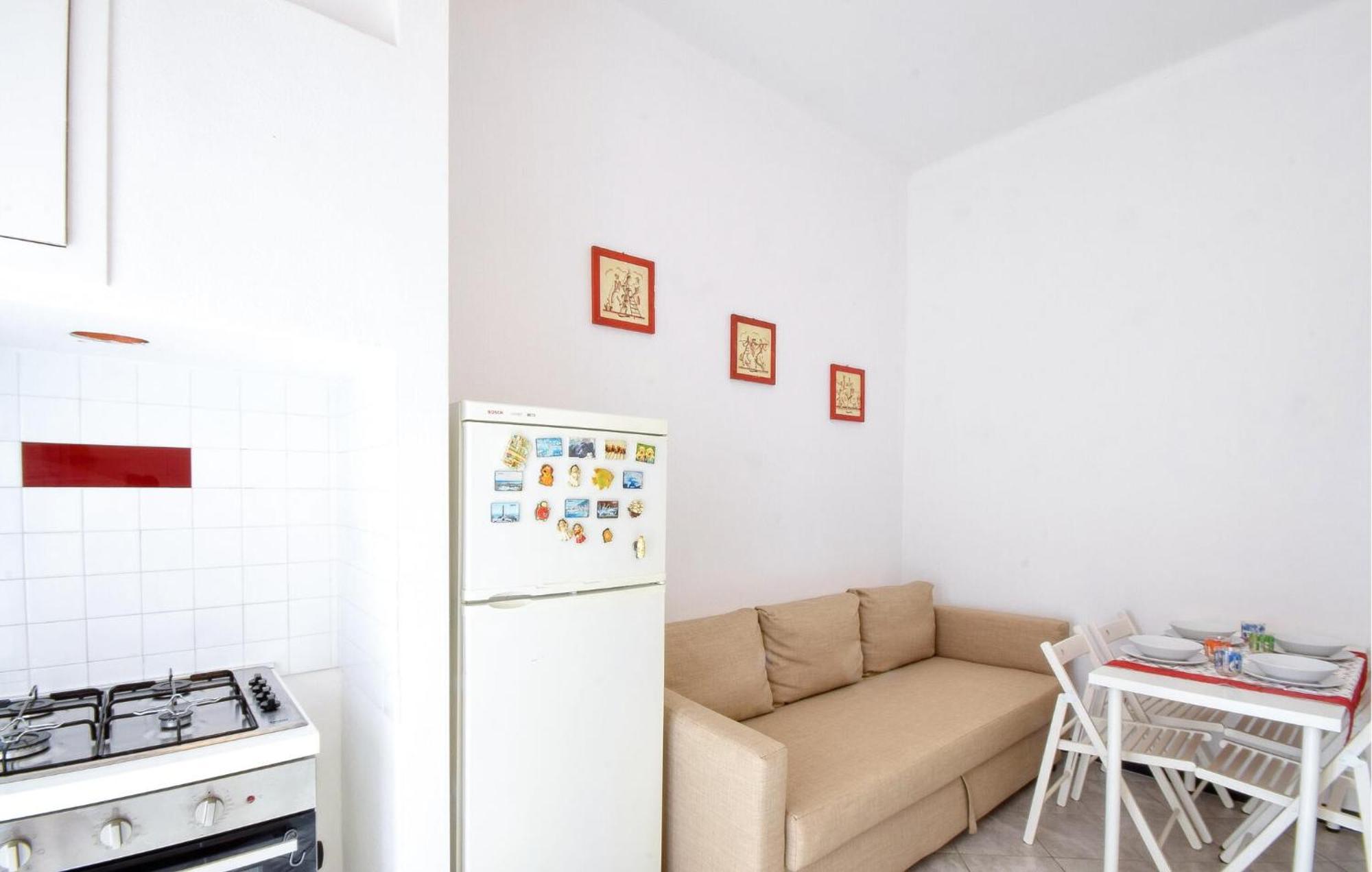 Appartamento 1 Bedroom Beautiful In Genova