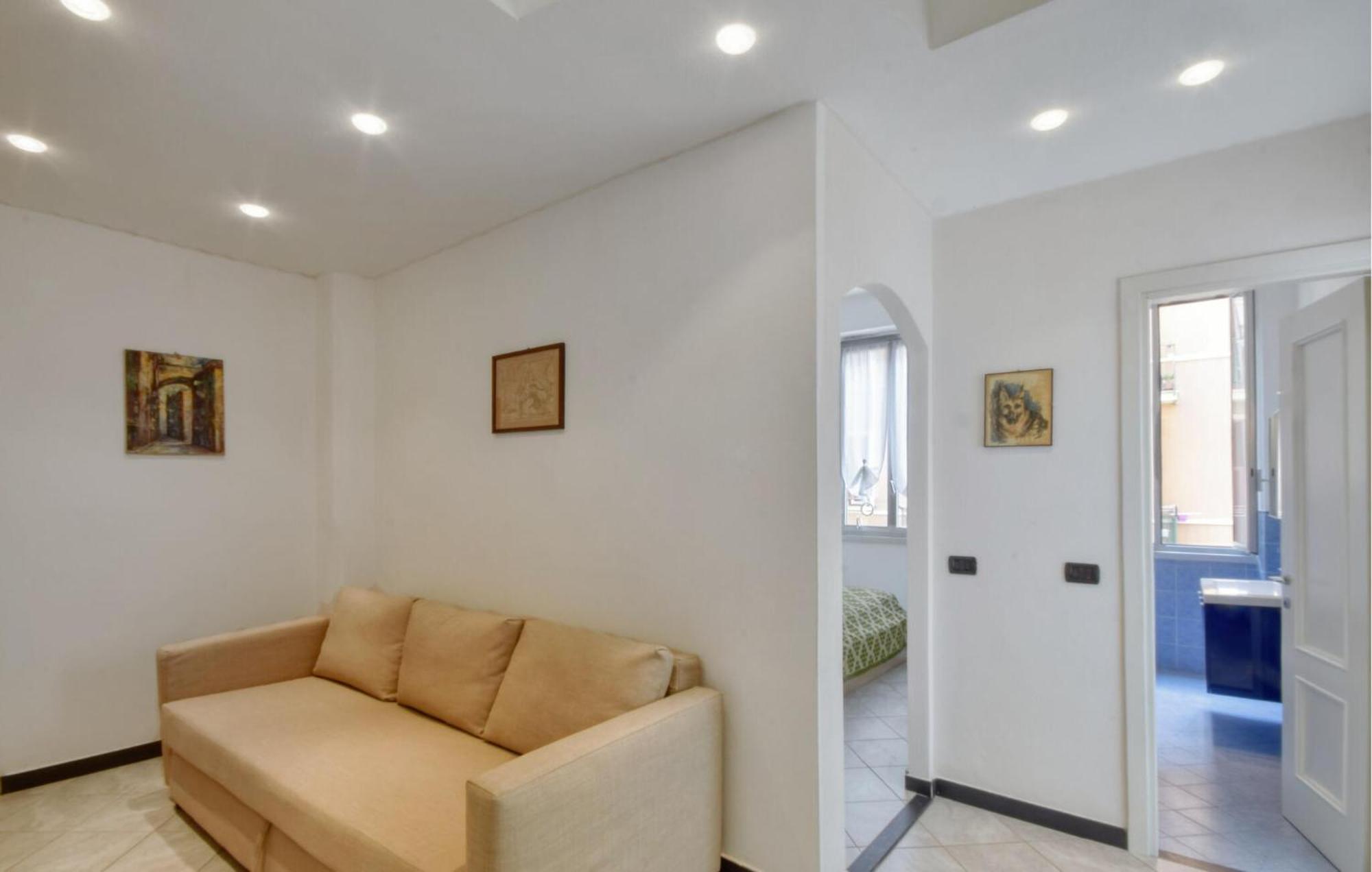 1 Bedroom Beautiful In Apartamento Génova